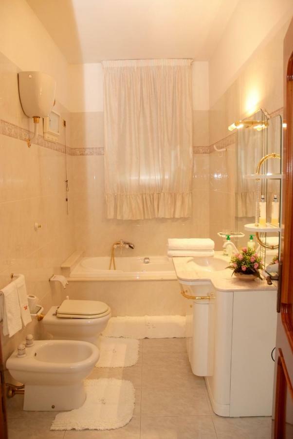 Bed & Breakfast Acquamarina Castro  エクステリア 写真